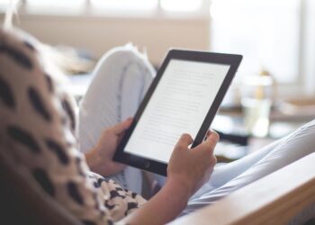 Can You Trust What You Read: AI Detection Tools Help Consumers Spot Fake Wellness Advice