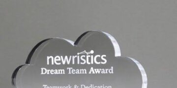 How to Match Acrylic Awards with Your Brand’s Aesthetic