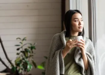 5 Daily Wellness Habits to Support Emotional Health Through Physical Comfort and Mindful Living at Home